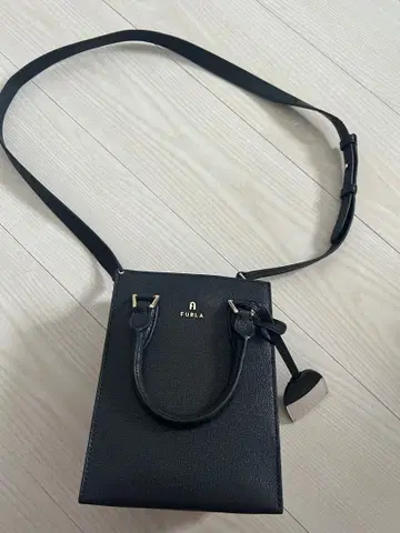 FURLA 블랙 숄더백