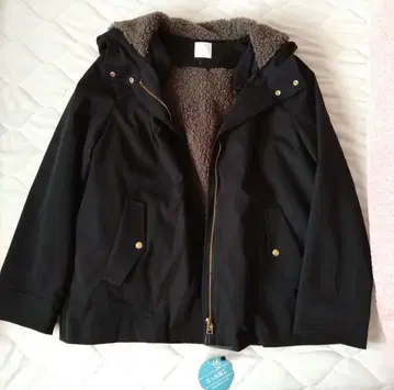 후드 부착 블랙 보아 자켓