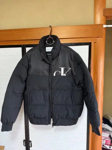 가격 인하 Calvin Klein Jeans 다운 L