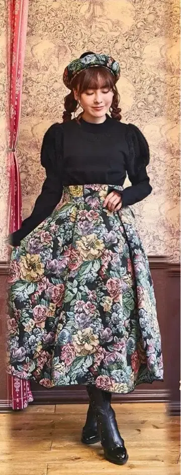 새상품 시마무라 쿠루미 씨 노엘 드 메모와르 고블랑풍 스커트 블랙 4L