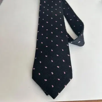 D'URBAN 블랙 핑크 도트 넥타이