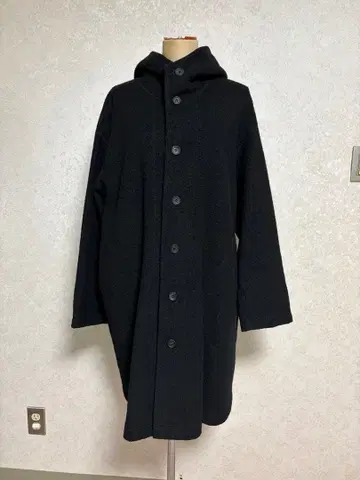 후드 부착 블랙 롱 코트