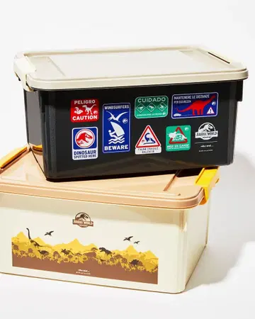 niko and - x JURASSIC WORLD BOX 22L
