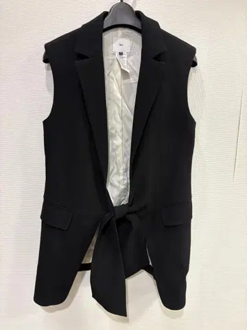 Sov. 블랙 슬리브리스 베스트 36