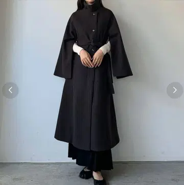 Louere 2way 슬릿 슬리브 하이넥 플레어 코트