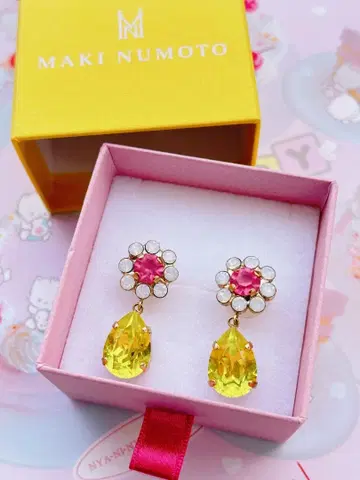 MAKI NUMOTO 플라워 모티브 귀걸이 사쿠라모치
