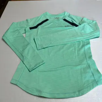 UNDER ARMOUR 민트 그린 긴팔T셔츠