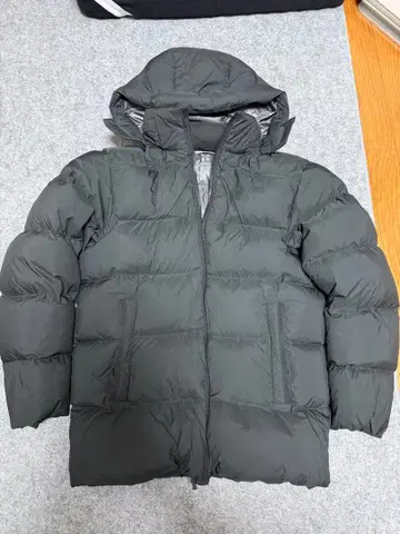 UNIQLO 파우더 소프트 다운 자켓 S 블랙