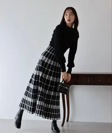 체크 자카드 니트 원피스