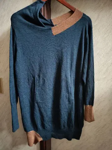 센소유니코 스웨터