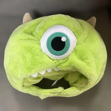 몬스터 얼굴의 그린 컬러 모자
