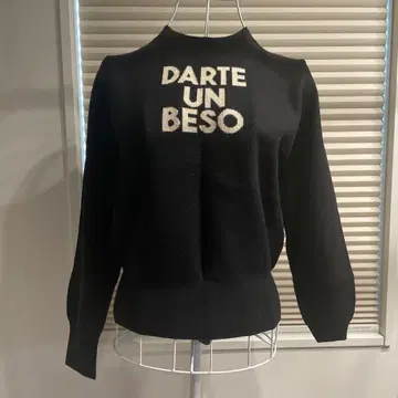 GYDA DARTE UN BESO 자카드 니트