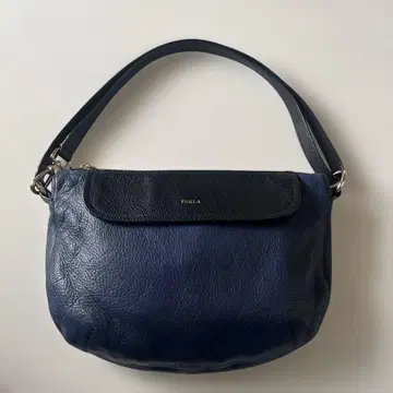 FURLA 네이비 가죽 숄더백