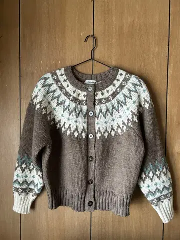 브라운 페어아일 패턴 니트 가디건(스웨터)