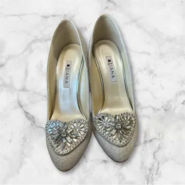 다이애나 비쥬 장식 하이힐