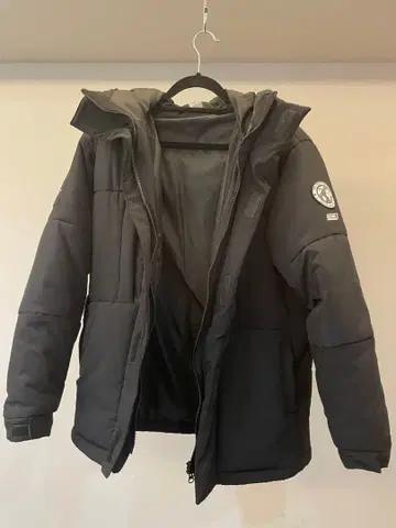 STARK INDUSTRIES 블랙 패딩 자켓