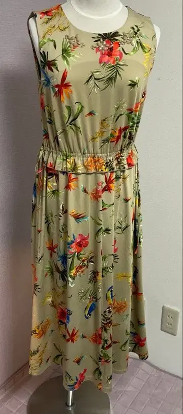 슈퍼 뷰티 슬리브리스 꽃무늬 롱 원피스