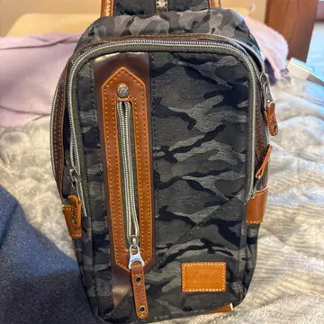 카모 패턴 숄더백