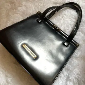 KATHARINE HAMNETT 블랙 가죽 핸드백