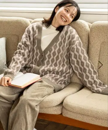 니코앤드 [ 새상품 ] 레트로 기하학 패턴 V 가디건