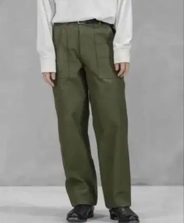 CIOTA 수빈 코튼 백 새틴 베이커 팬츠 KHAKI 6