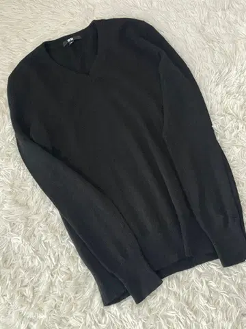 UNIQLO 캐시미어 100% 블랙 V넥 스웨터 M 남성용