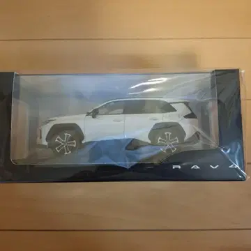 신형 RAV4 Z 하이 화이트 미니카 1/30