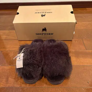 택 포함 새상품 SHEPHERD 셰퍼드 별주 양가죽 샌들 브라운