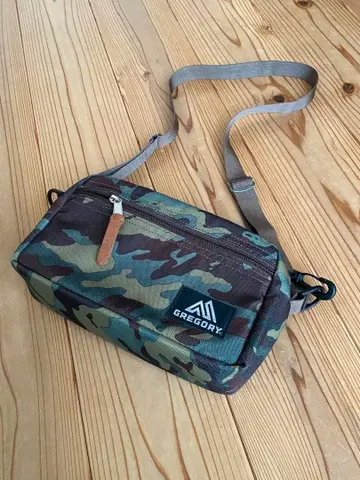 새상품급! GREGORY 그레고리 패디드 숄더 파우치M 카모플라쥬