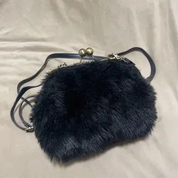 niko and - 블랙 퍼 숄더백