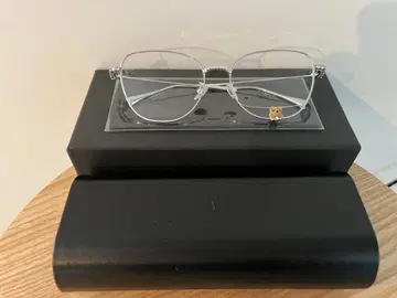 YVMIN 플로키 베어 포함 클리어 프레임 안경