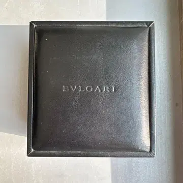 BULGARI 블랙 가죽 케이스