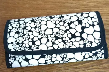 롤라라이 해리스, 발바닥 프린트 패턴 야리쿠리 장지갑