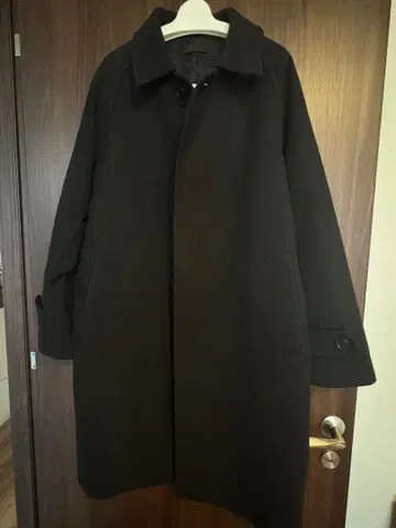 유니클로 블랙 체스터 코트