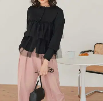 titivate 티어드 프릴 니트 가디건 블랙