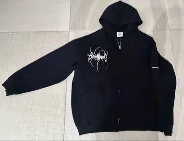 PC TOKYO 스파이더 그래픽 후드티 블랙