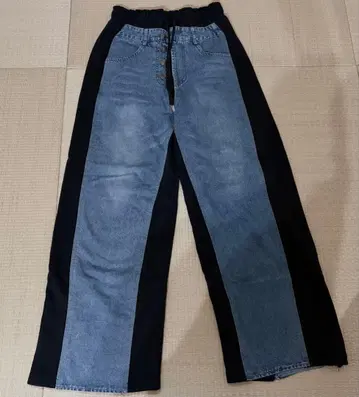 데님 블루와 블랙 스트레이트 데님