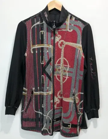 이타리야 스톤 장식 니트 절개 하이넥 집업 상의