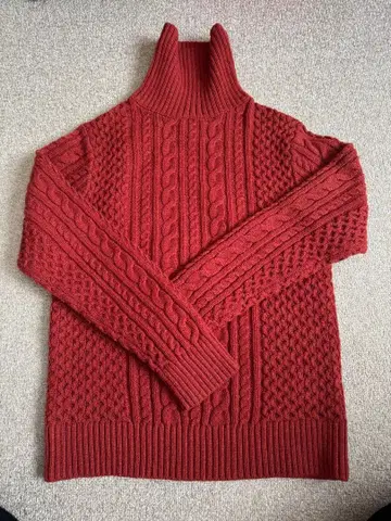 BEAMS 홍차색 케이블 짜임 터틀넥 니트