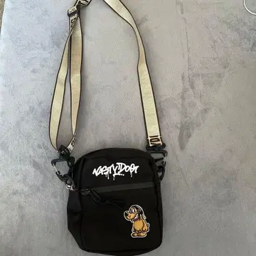 Nasty Dog 숄더백 블랙