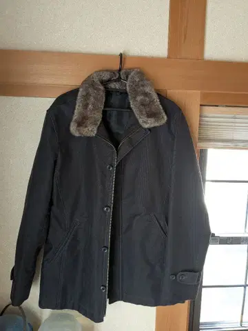 다케오 키쿠치 퍼 카라 부착 블랙 코트