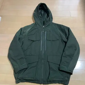 새상품급! 유니클로 화이트 마운티니어링 하이브리드 다운 오버사이즈 파카