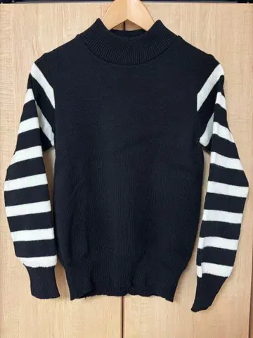 Attractions 모터사이클 목넥 스웨터