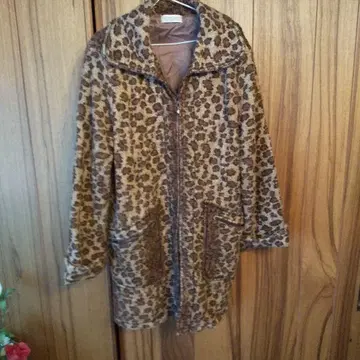 ETHNIC KAN 레오파드 무늬 코트