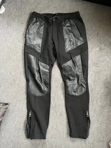 1PIU1UGUALE3 RELAX 조거 팬츠 블랙