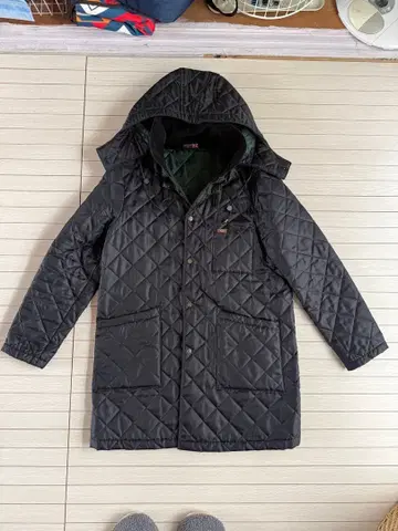 블랙 퀼팅 자켓 후드 부착