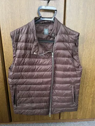 eleventy 브라운 다운 베스트 M 사이즈