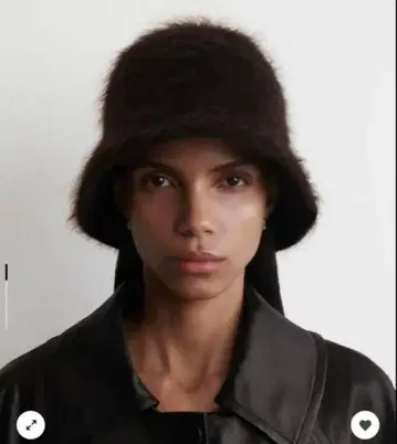 코스 COS 모헤어 버킷 햇 다크 브라운