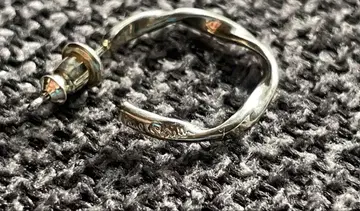 폴스미스 트위스트 귀걸이 (한쪽 귀용)