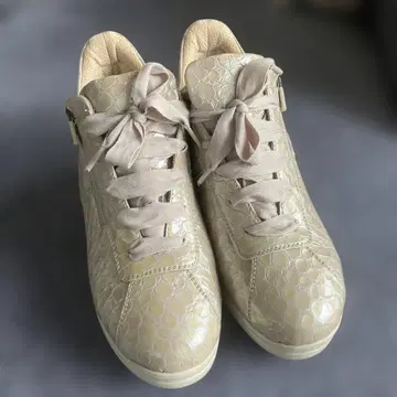 BeauFort 에나멜 가죽 스니커즈 23.5cm